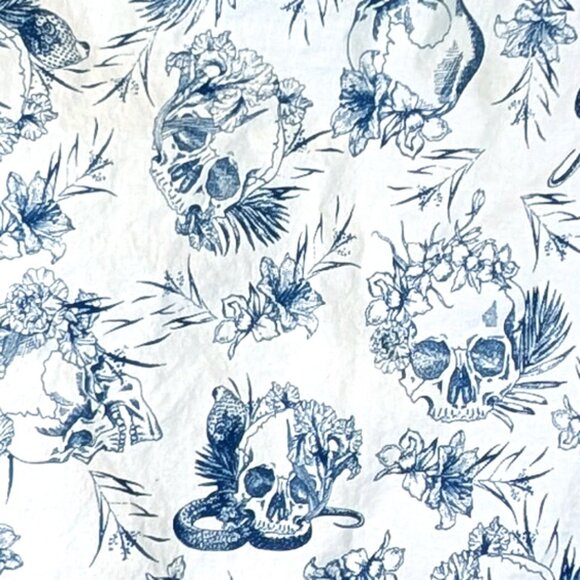 Divided H&M Skull shirt Size XS Blue and white. - Picture 4 of 4